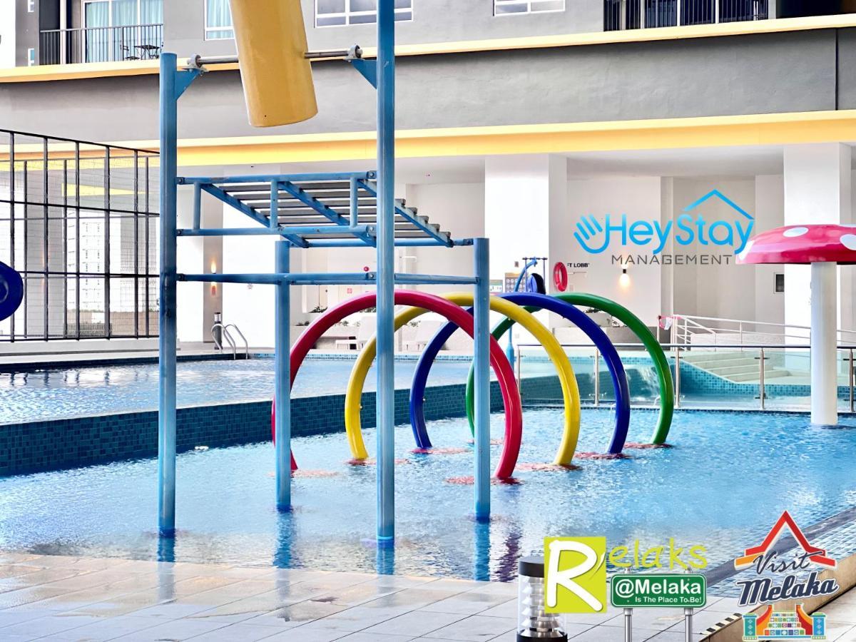 Novo 8 Residence Bachang By Heystay Management Kampong Tambak Exterior foto